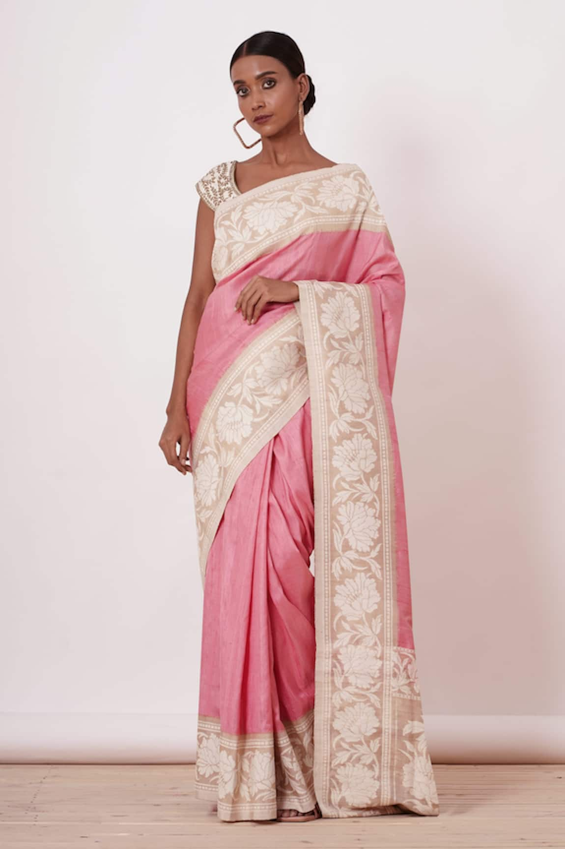 Aharin Floral Banarasi Saree With Blouse