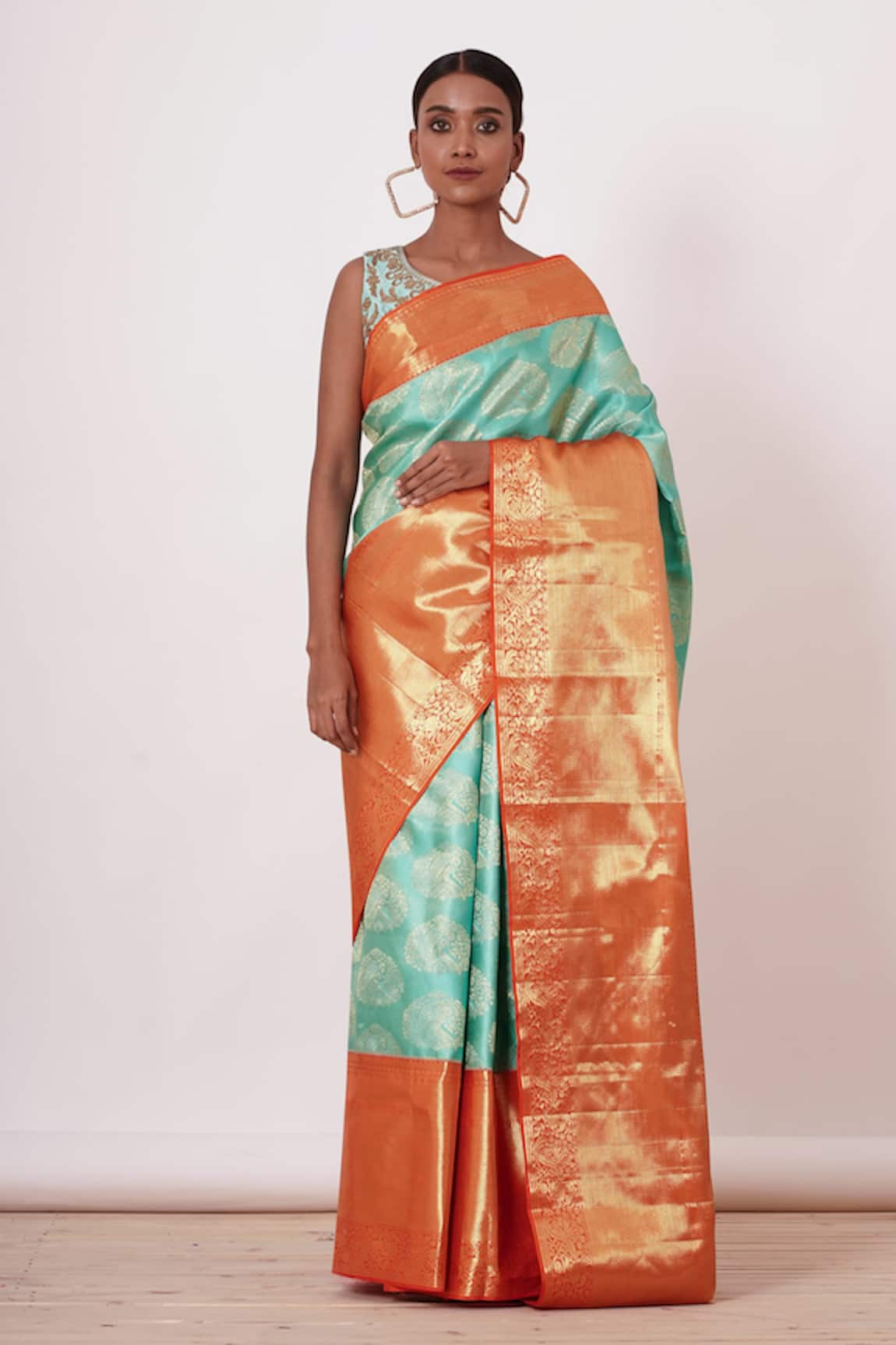 Aharin Dharamavaram Silk Saree With Blouse