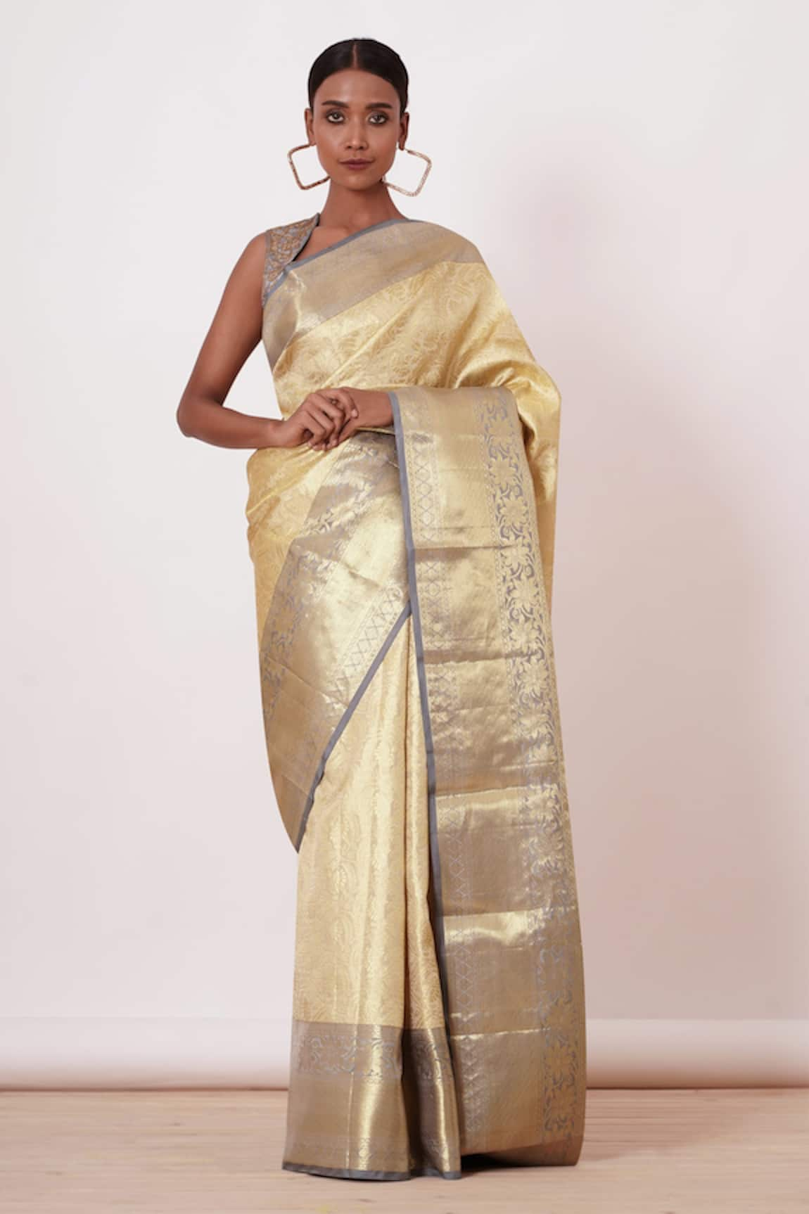 Aharin Dharamavaram Silk Woven Saree With Blouse