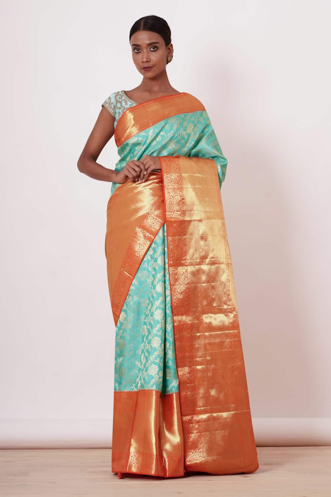 Aharin Dharamavaram Silk Saree With Zari Blouse