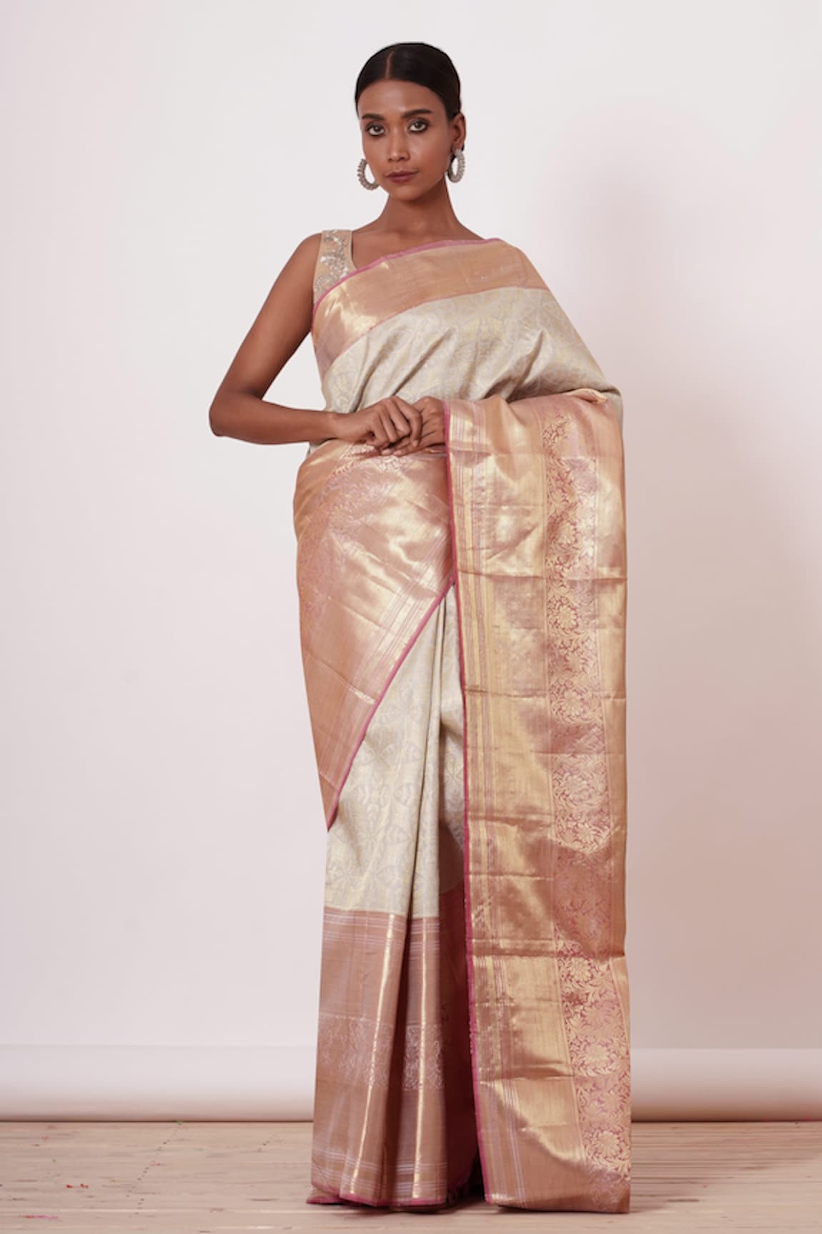 Aharin Floral Woven Saree With Blouse