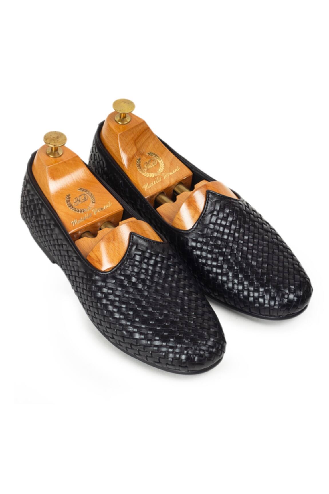 Domani Leather Textured Juttis 