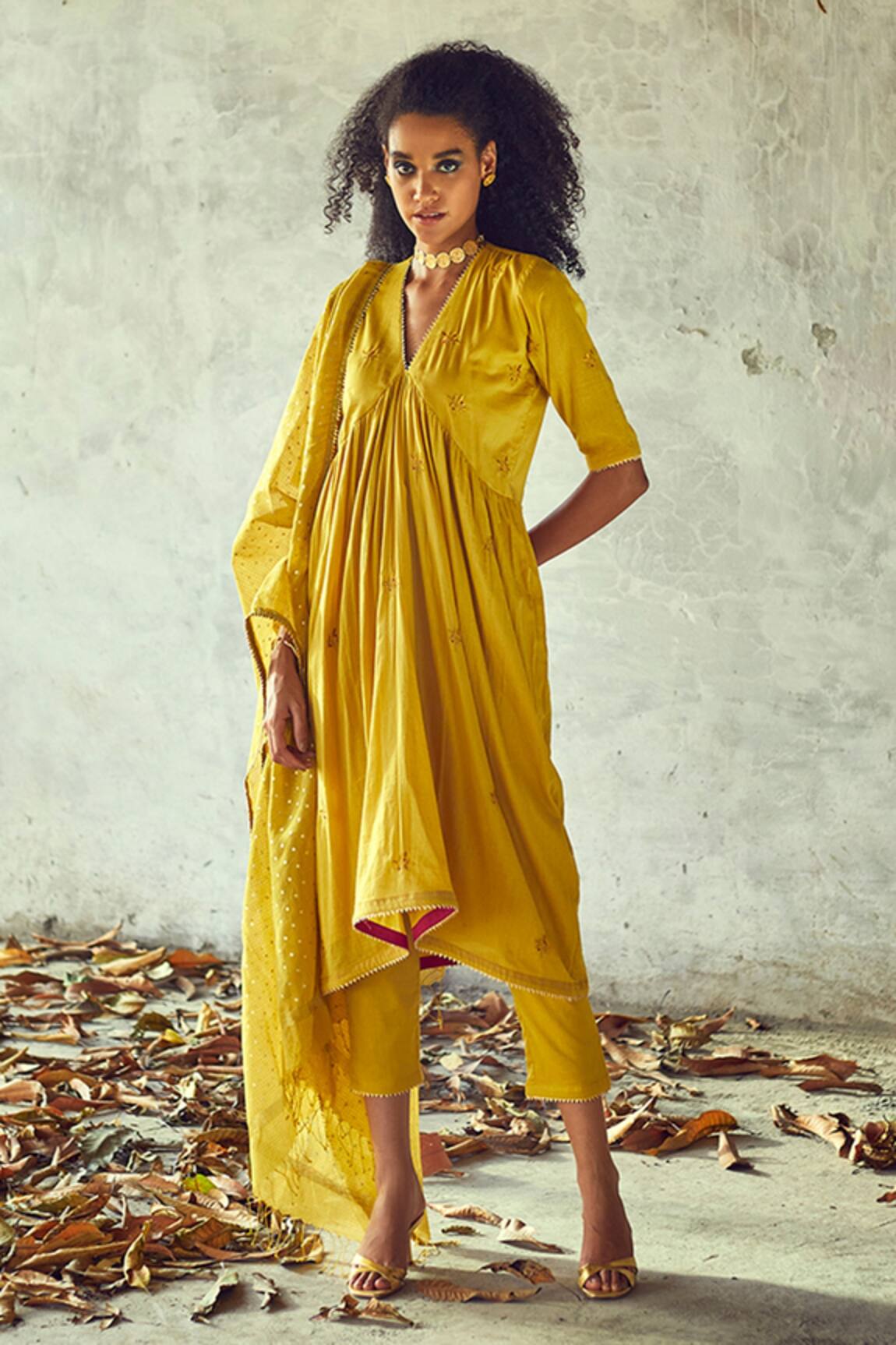 Kharakapas Floral Embroidered Kurta Set