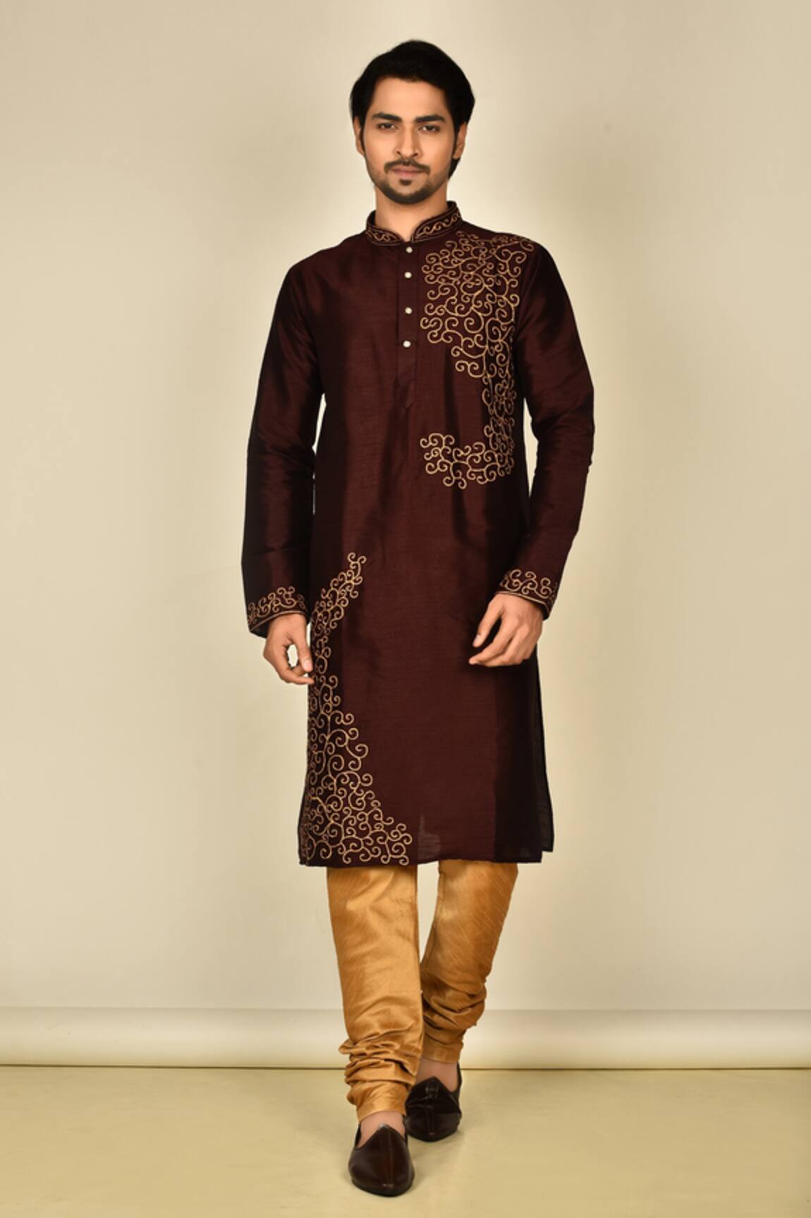 Arihant Rai Sinha Machi Aari Work Kurta