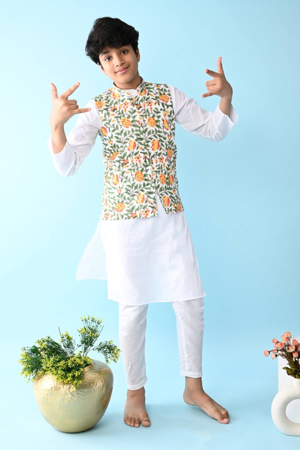 THE COTTON STAPLE Floral Printed Bundi & Kurta Set 