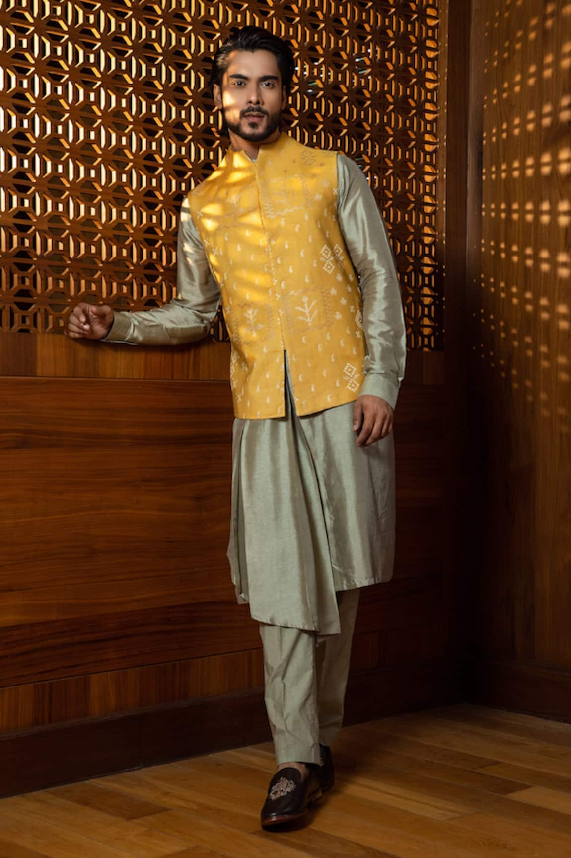 Darshika Menswear Silk Bundi Kurta Set