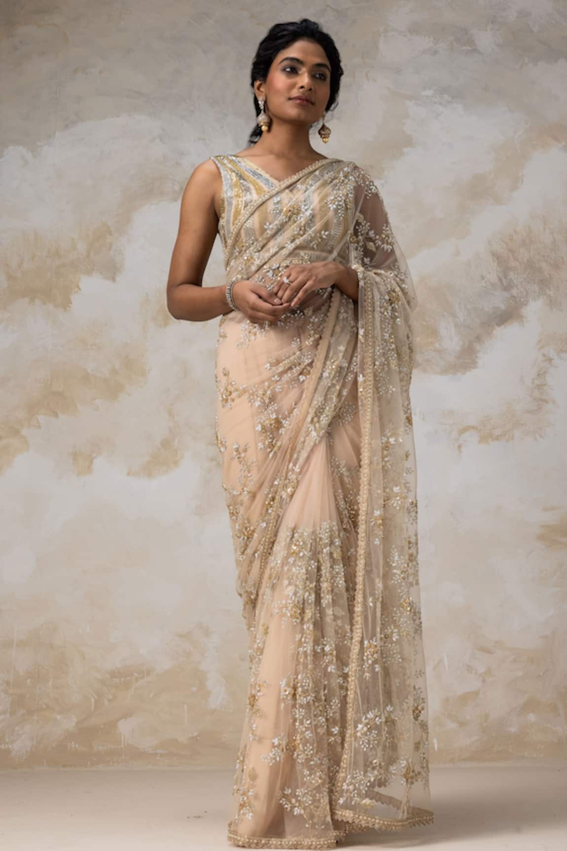 COUTURE BY NIHARIKA Floral Embroidered Saree With Blouse 