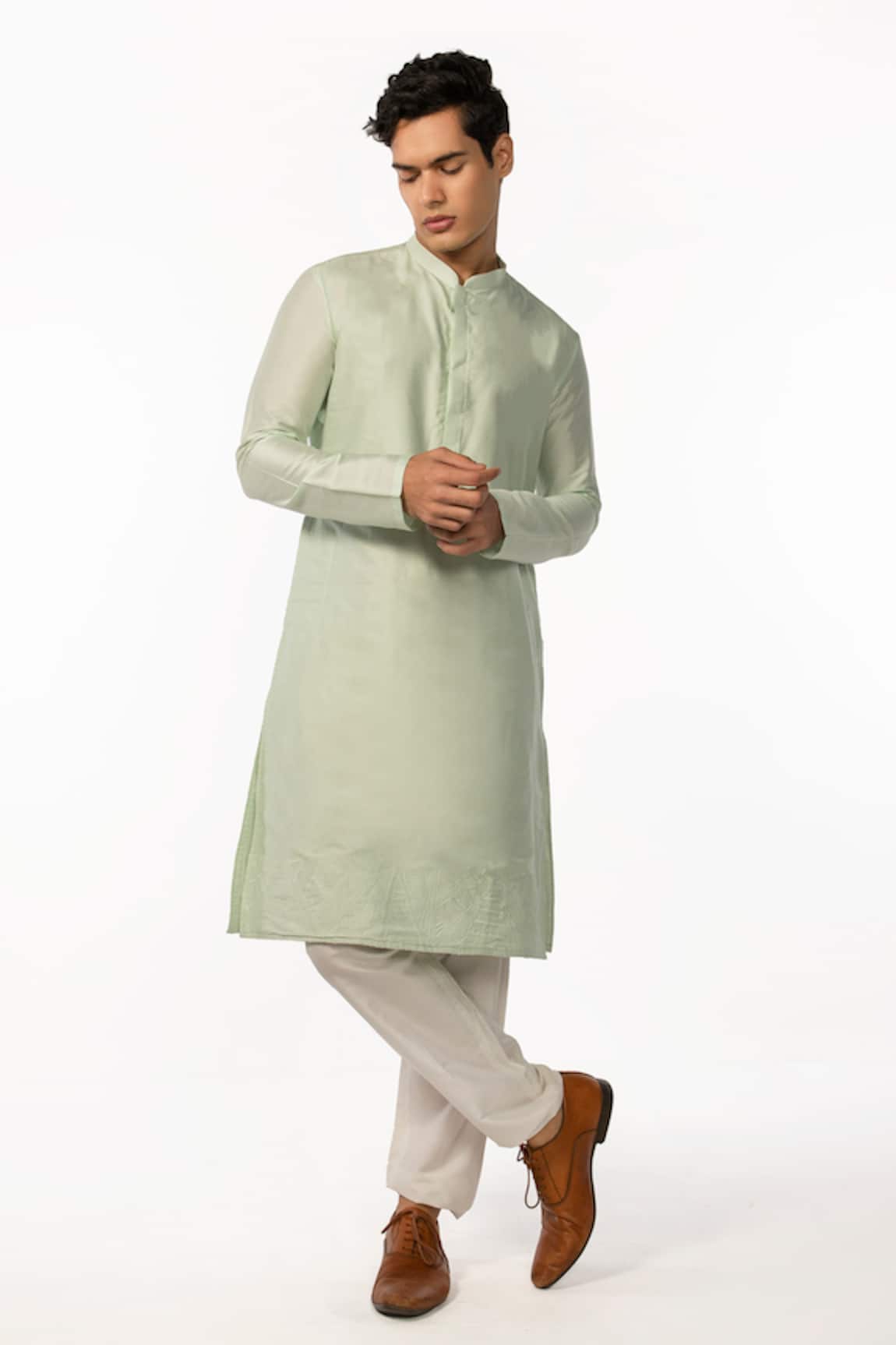 Kaka Calcutta Hem Embroidered Kurta & Pyjama Pant Set 