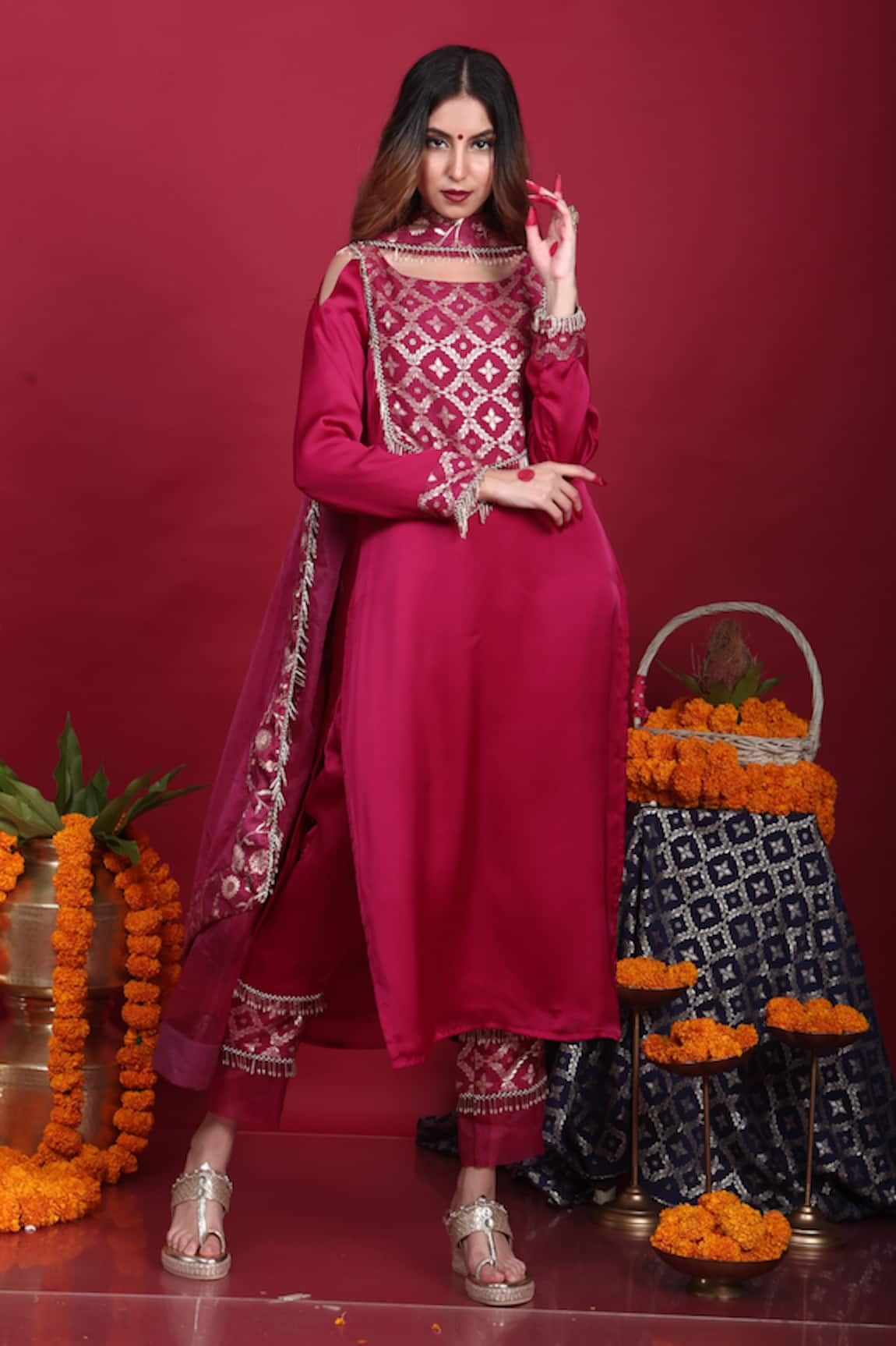 Monk & Mei By Sonia Anand Isha Floral Pattern Straight Kurta Set 