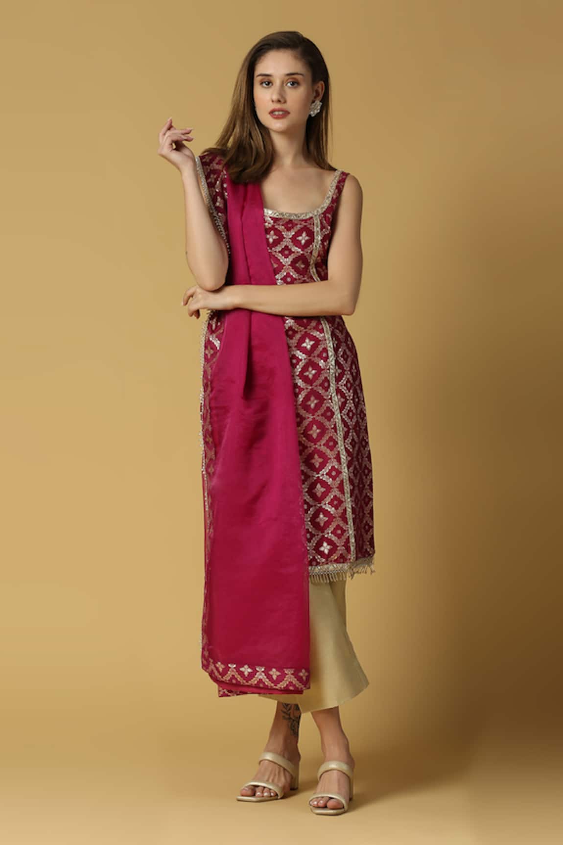 MONK & MEI BY SONIA ANAND Radha Floral Woven Kurta Set 