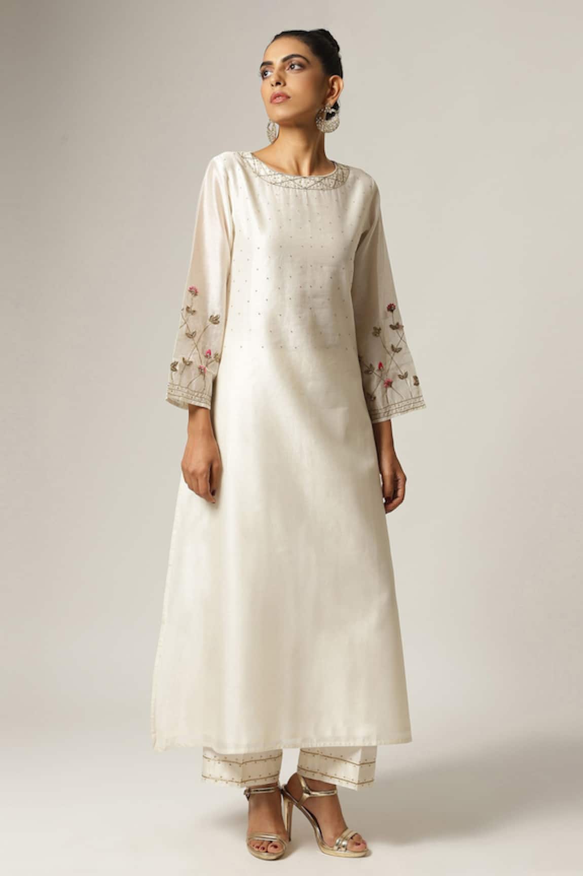 Anantaa by Roohi Placement Flower Embroidered Kurta With Pant 