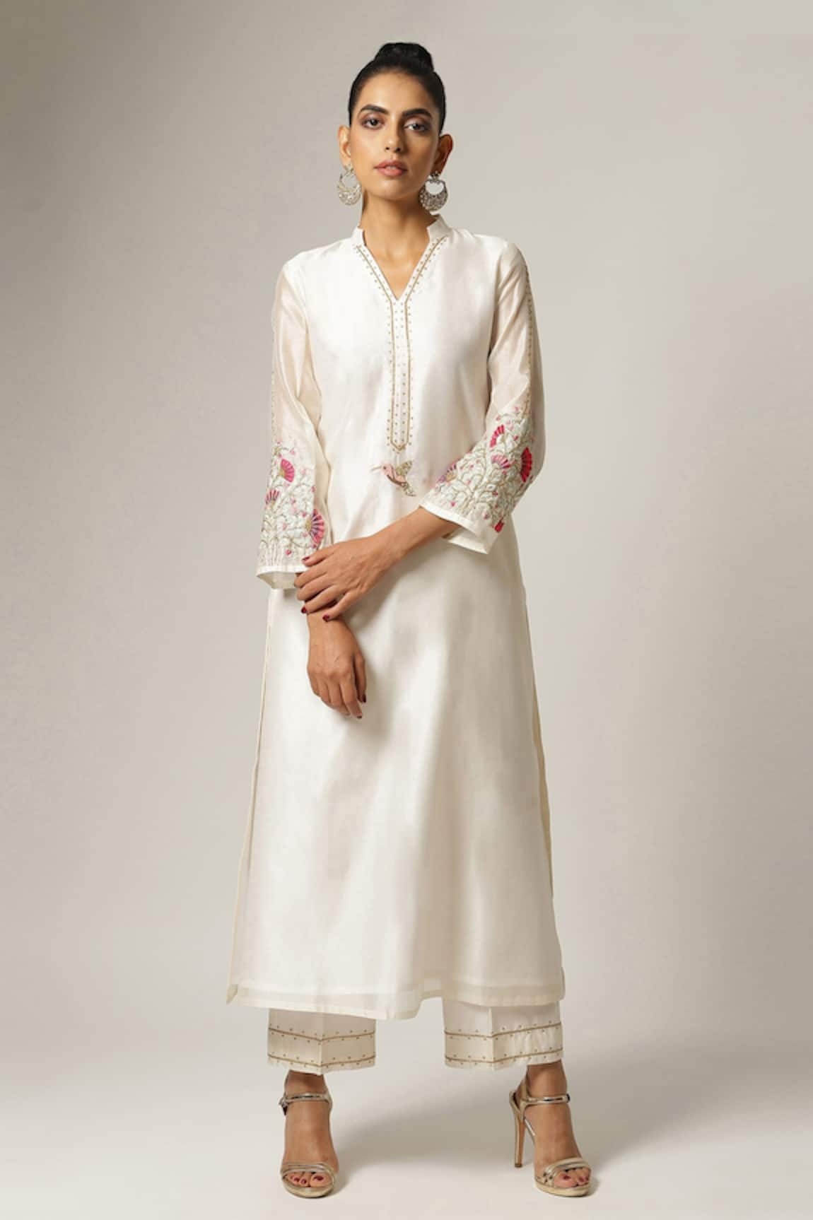 Anantaa by Roohi Placement Flower Bloom Embroidered Kurta With Pant