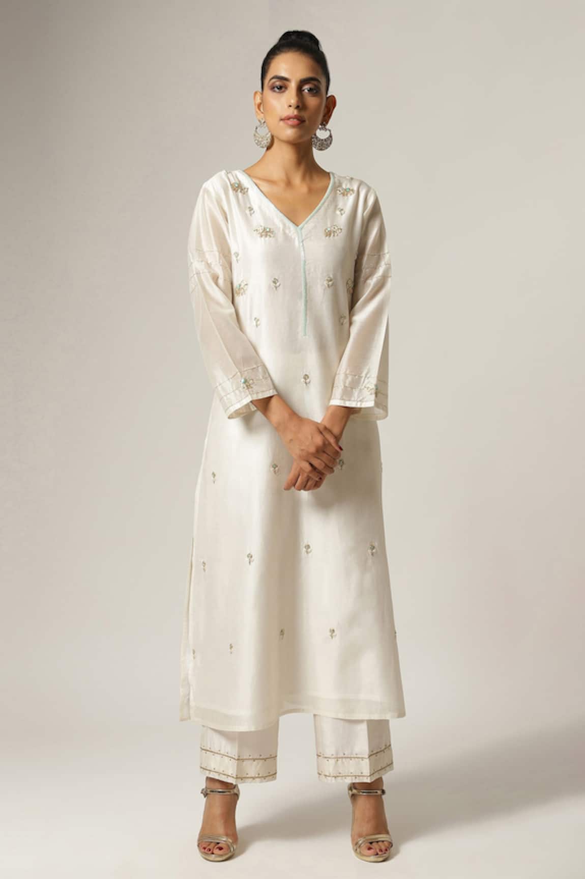 Anantaa By Roohi Silk Chanderi Embroidered Kurta With Pant 