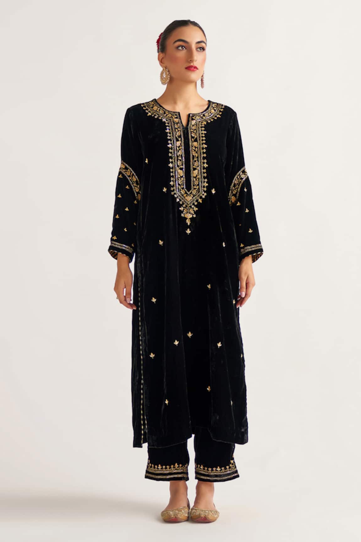 Anantaa By Roohi Hand Embroidered Straight Kurta With Pant 