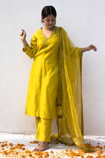 Mithi Supari Dhani Yoke Embroidered Kurta Pant Set 