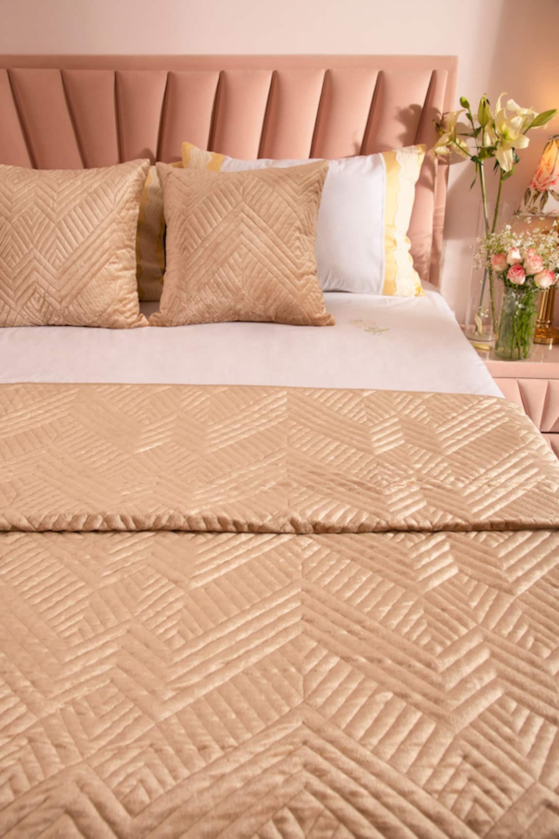 La Paloma Velvet Quilted Pattern Bedspread Set