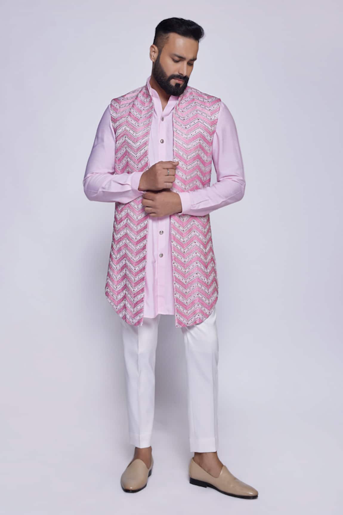 Arjun Kilachand Resham Embroidered Open Bundi & Kurta Set