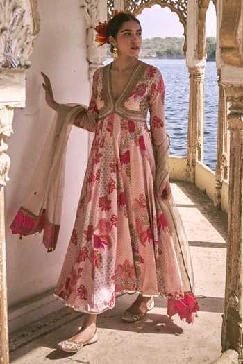 Rajiramniq Pink Retro Floral Anarkali Set With Dupatta 