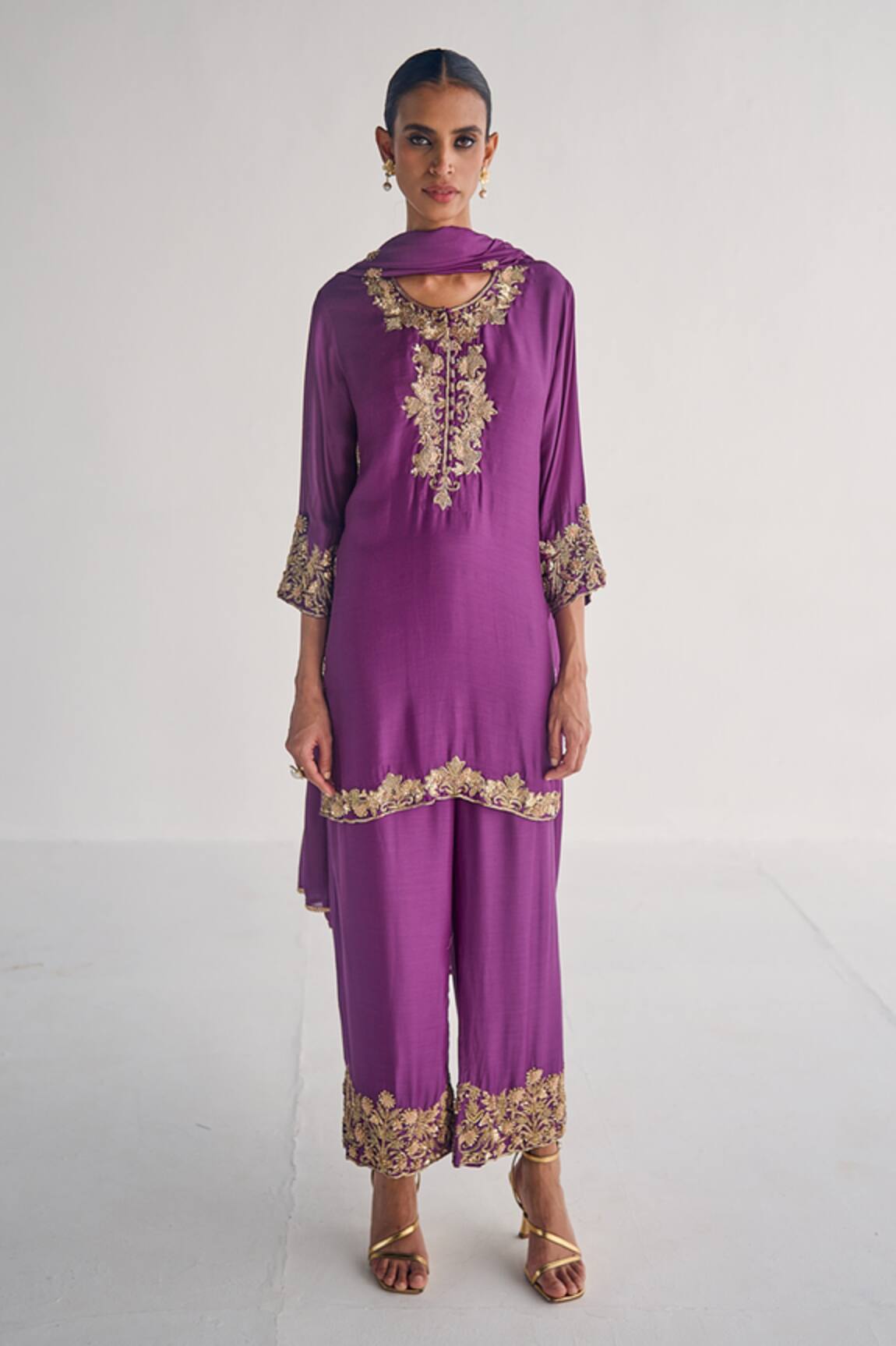 Esha Arora Floral Embroidered Straight Kurta Set