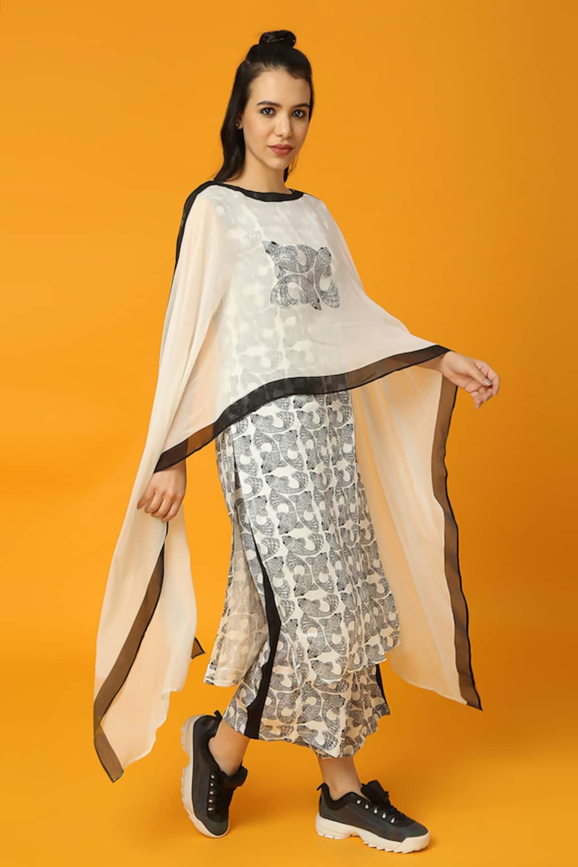 Neha Gursahani Fish Print Kurta Pant Set