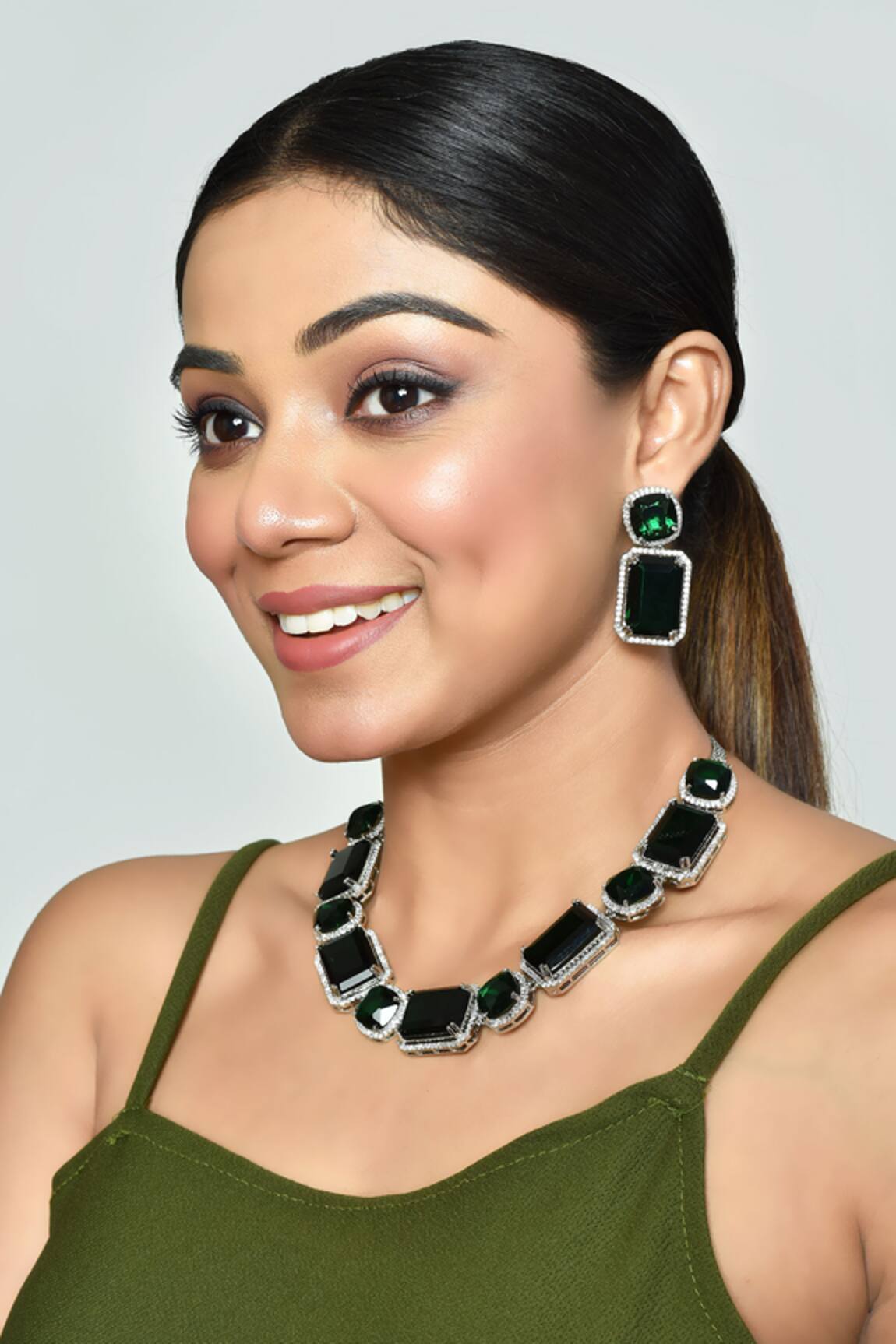 Vivinia By Vidhi Mehra Emerald Stones Embellished Necklace Set 