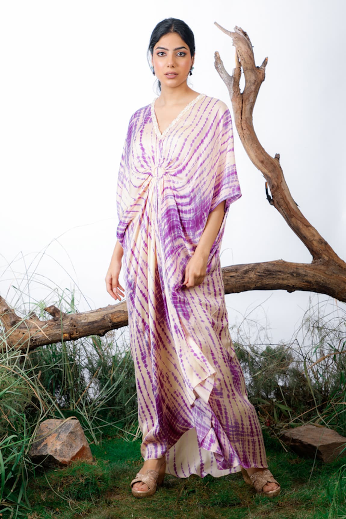 OMANA BY RANJANA BOTHRA Neckline Embroidered Kaftan