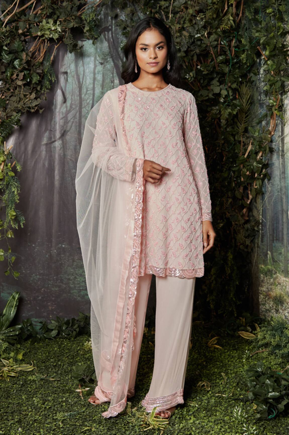 Kashmiraa Embroidered Kurta Pant Set