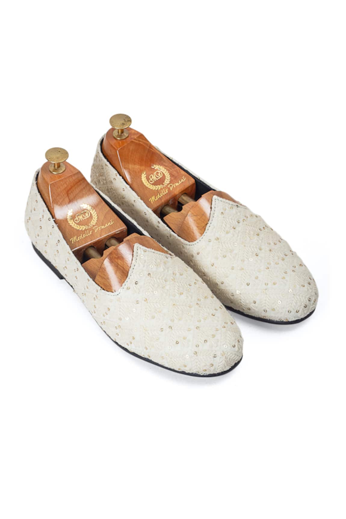 Domani Lucknowi Floral Embroidered Juttis