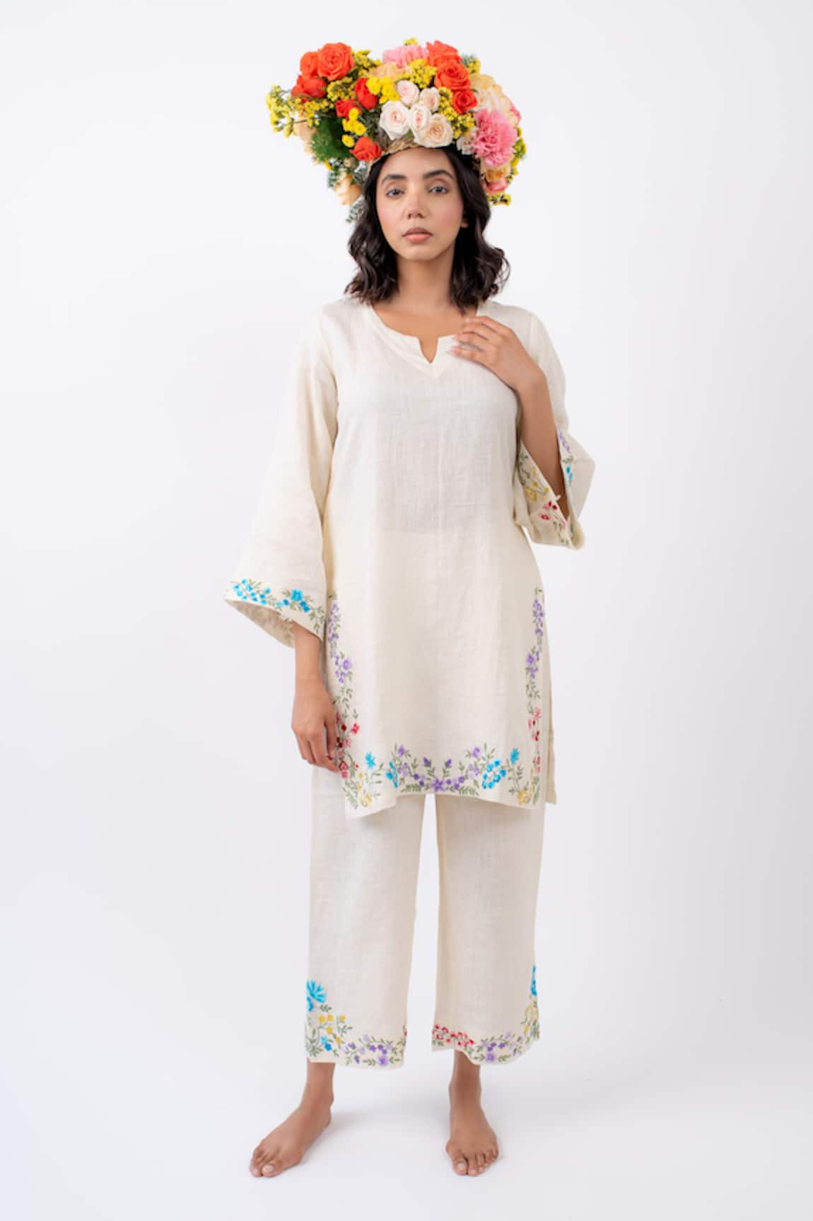 Avaasya Jaipur Linen Floral Embroidered Kurta & Pant Set