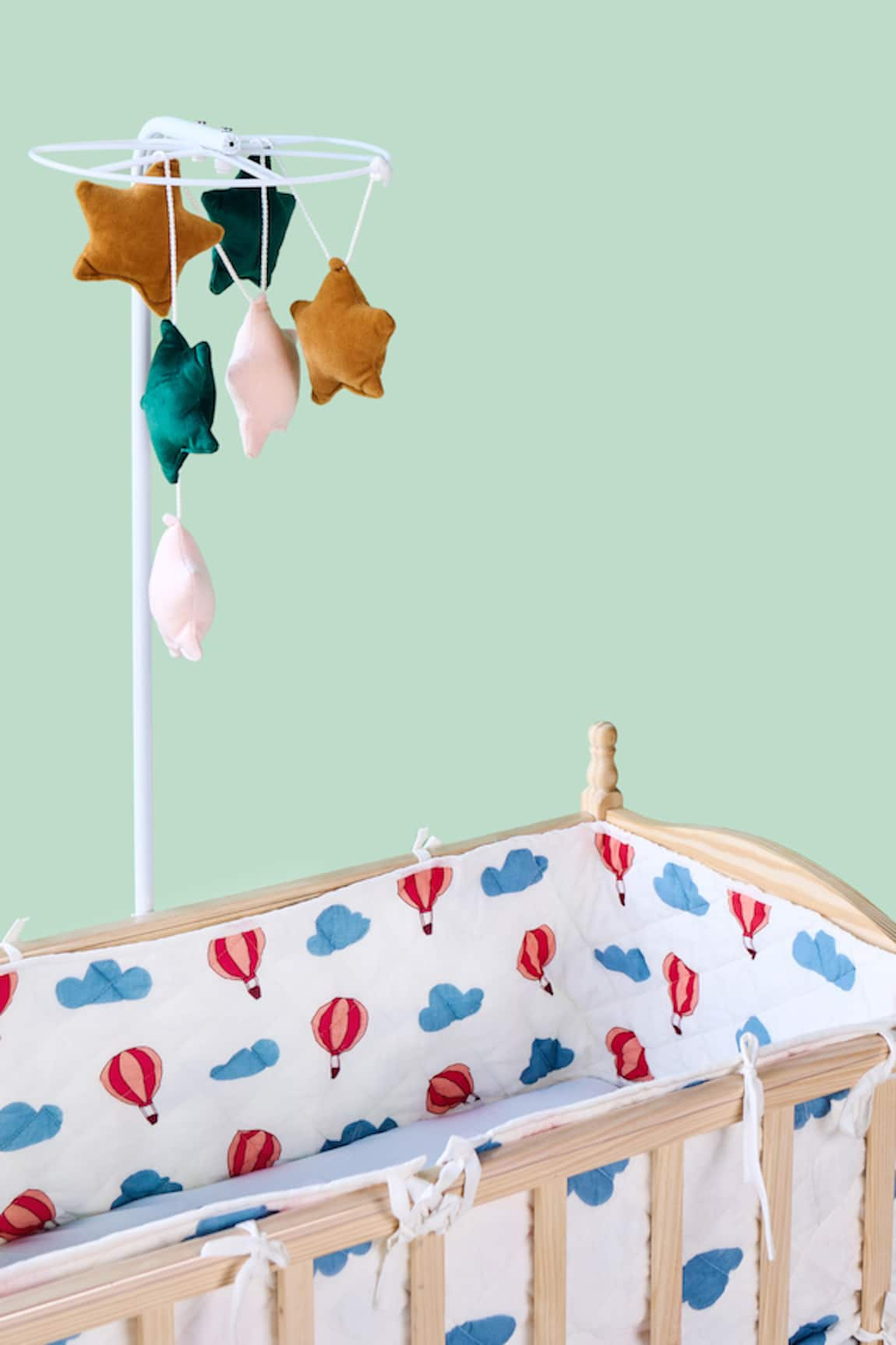 Jaipur Gate Hot Air Balloon & Cloud Print Baby Bed Bumper 2 Pcs Set