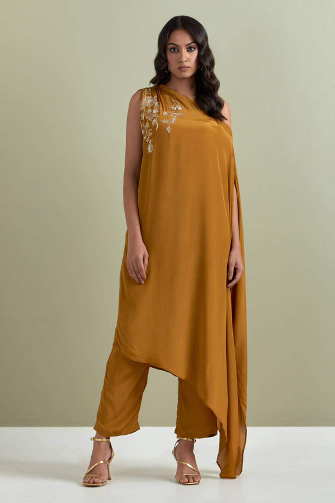 Priya Chaudhary Floral Placement Embroidered Kurta & Pant Set