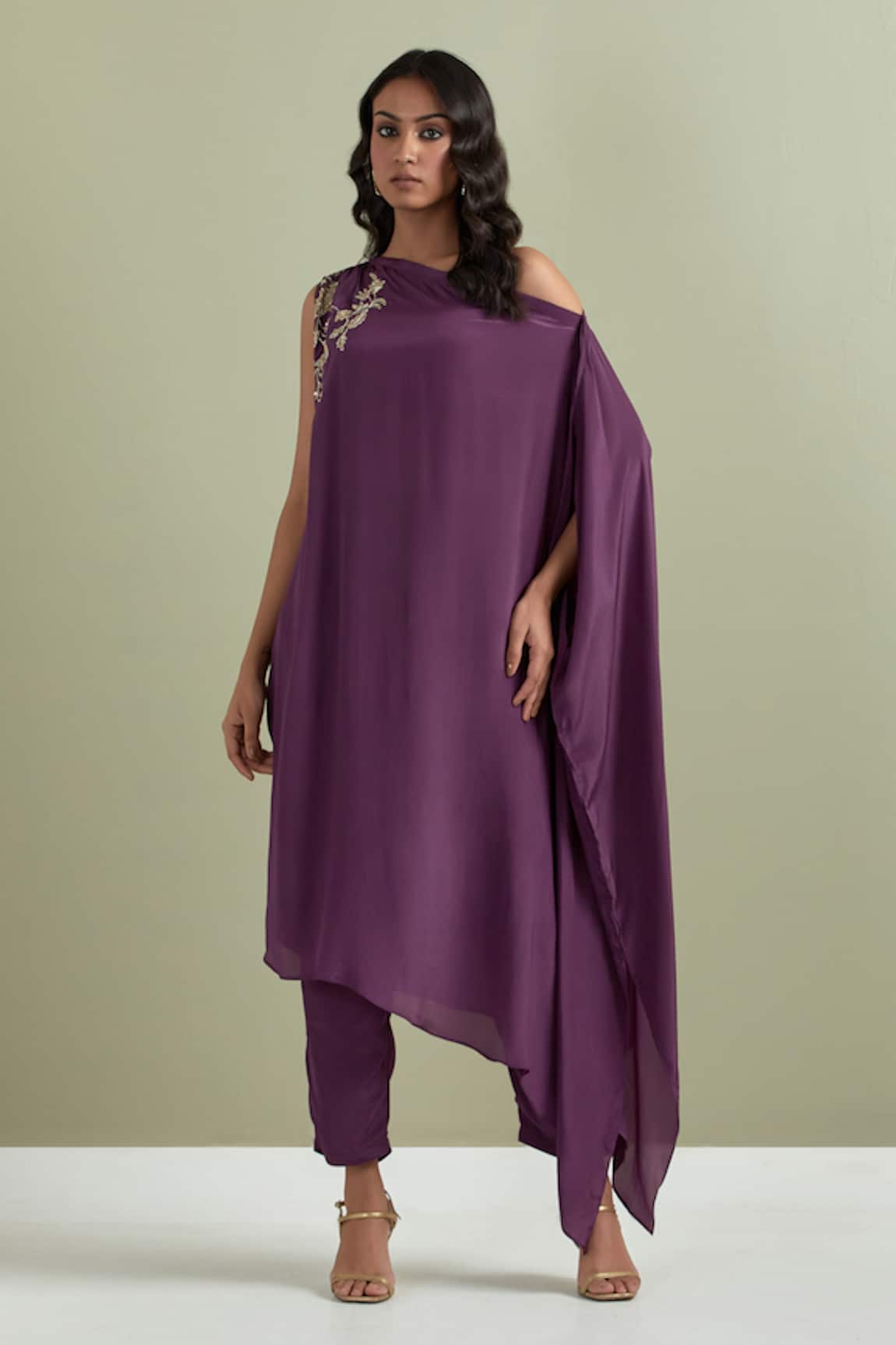 Priya Chaudhary One Shoulder Floral Placement Embroidered Kurta & Panr Set