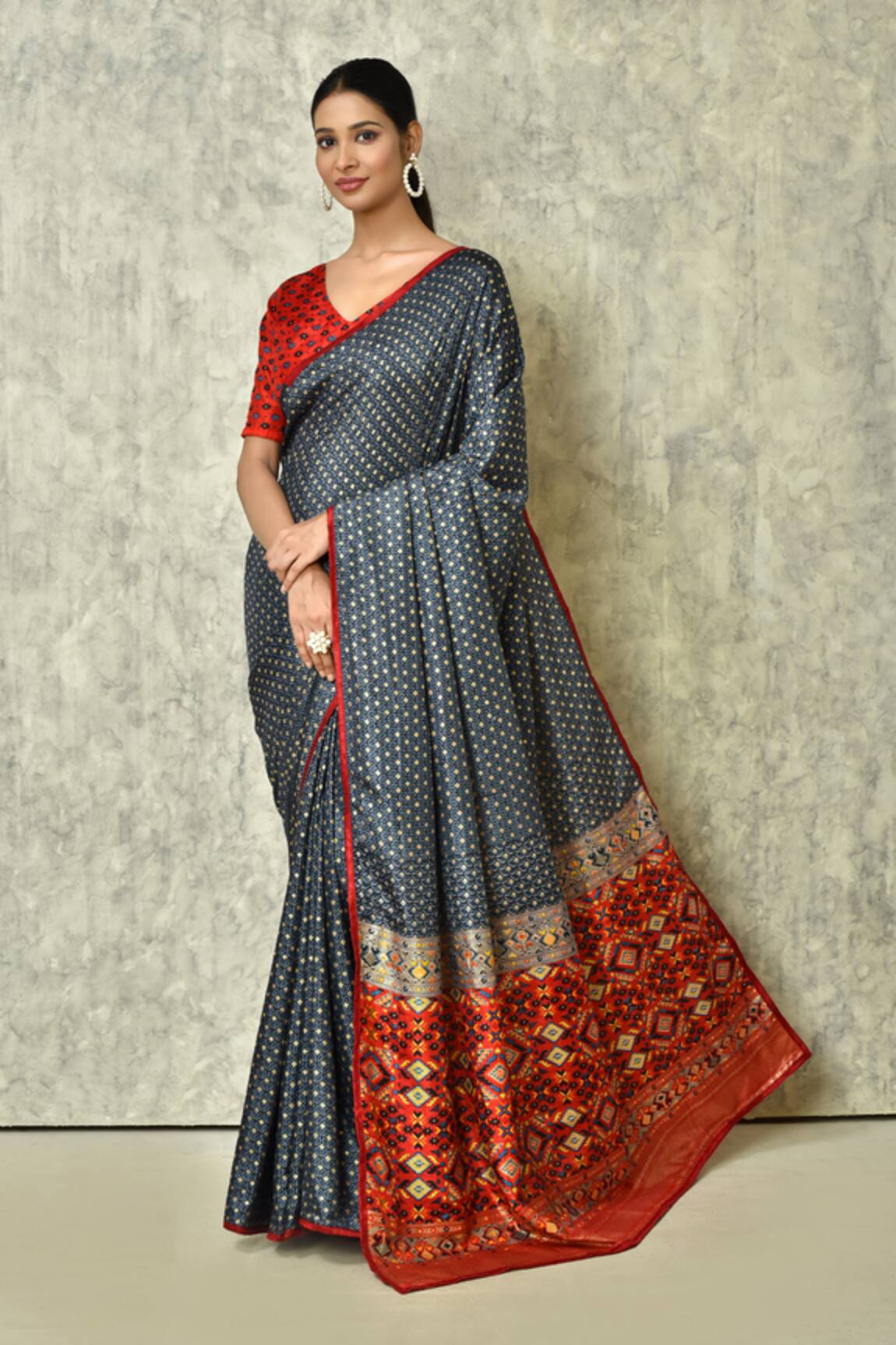 Khwaab by Sanjana Lakhani Geometric Pattern Saree With Blouse