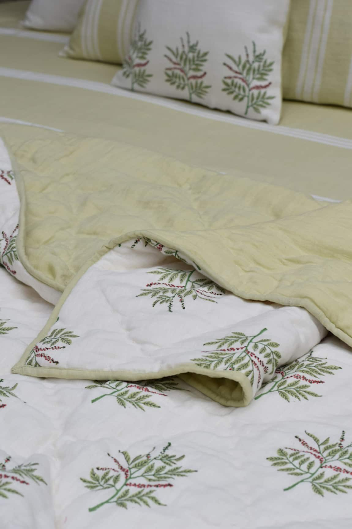 Taru Jaipur Kurumulak Linen Blanket