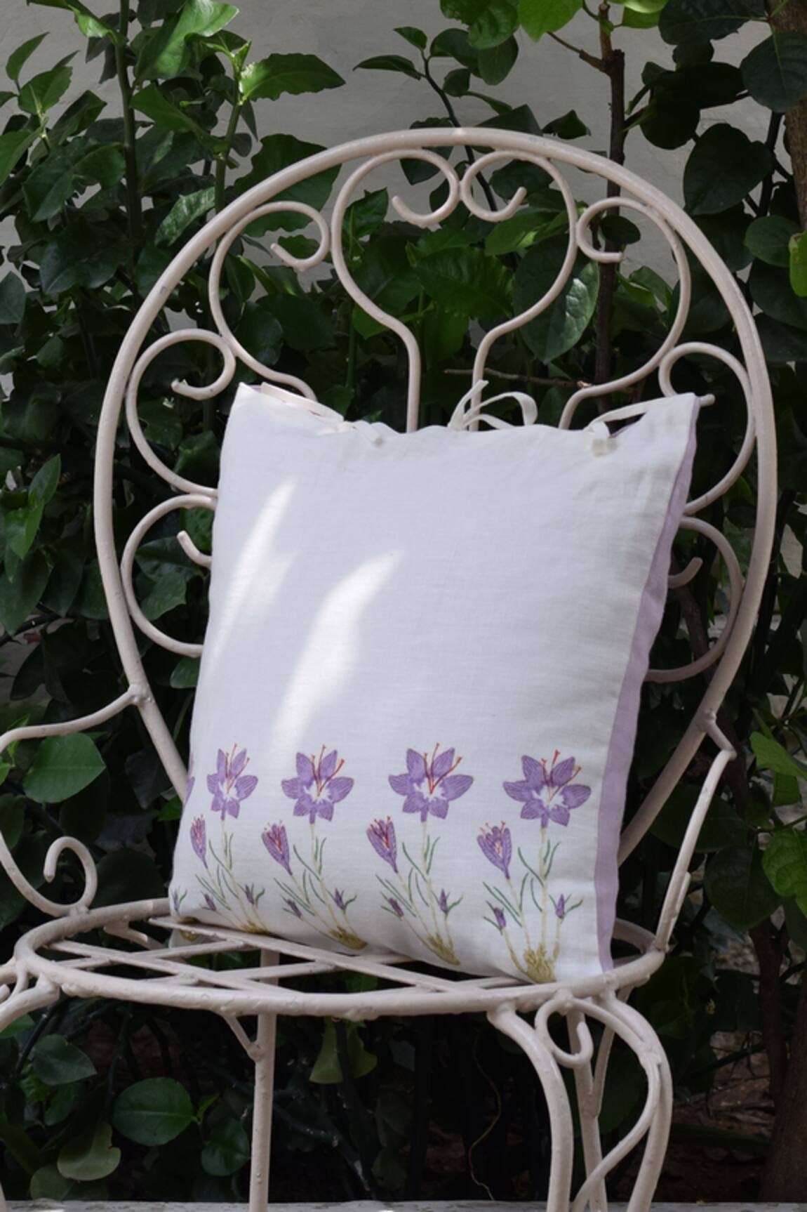 Taru Jaipur Zafran Linen Cushion Cover