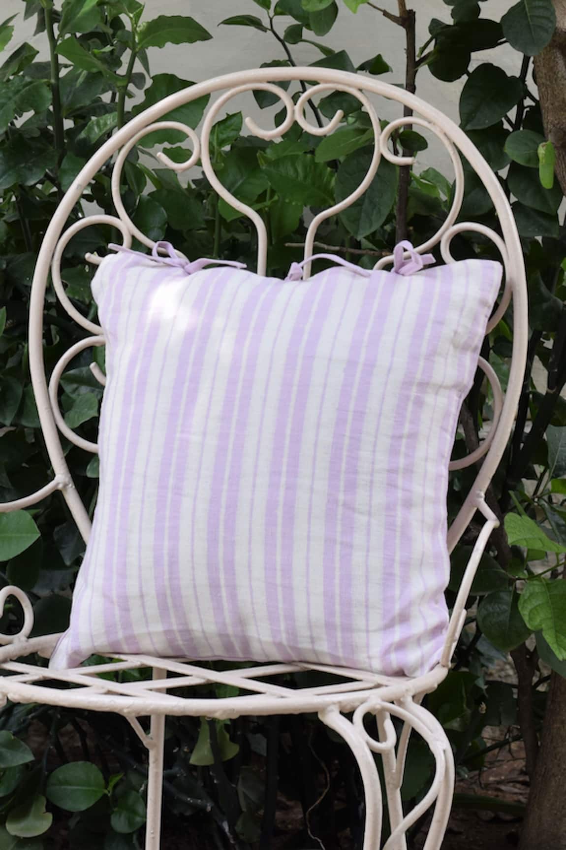 Taru Jaipur Jamuni Rekh Linen Cushion Cover