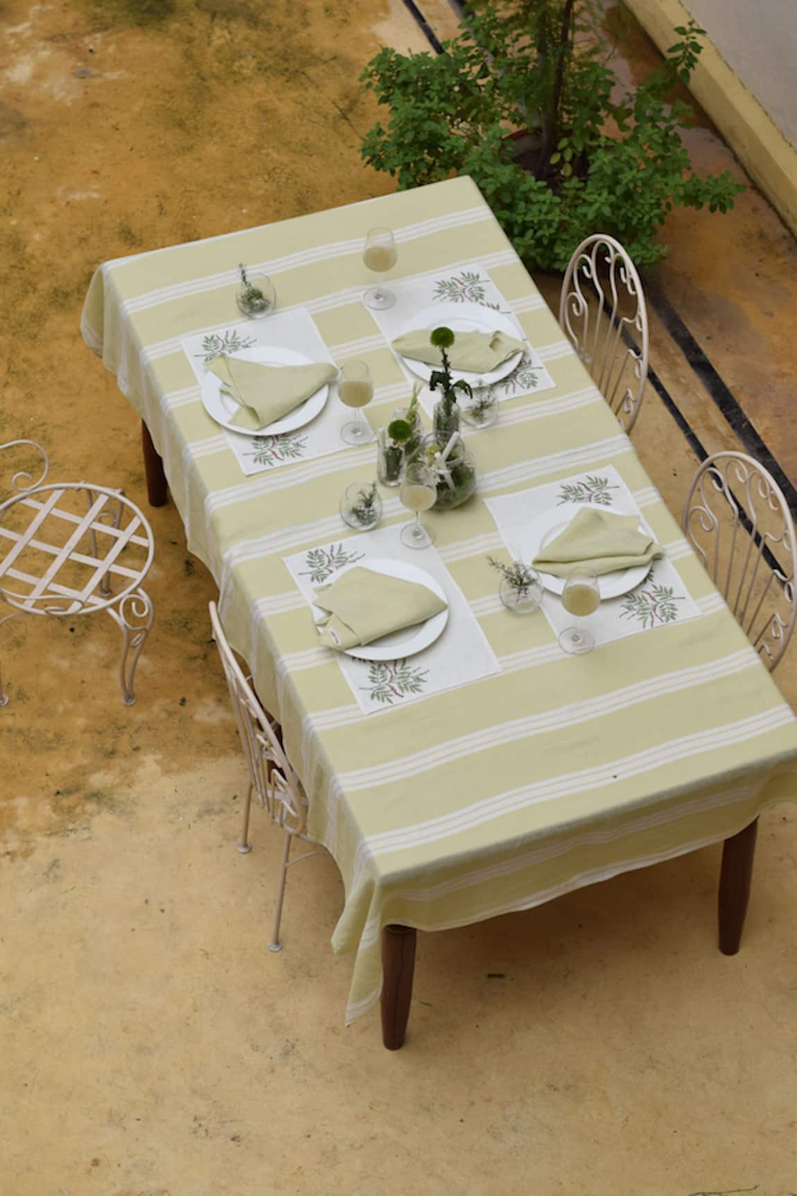 Taru Jaipur Hara Rekh Linen Table Cover