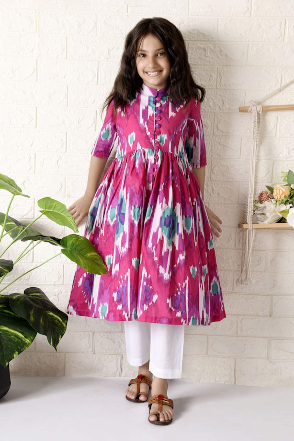 THE COTTON STAPLE Strawberry Ikat Print Kurta With Pant