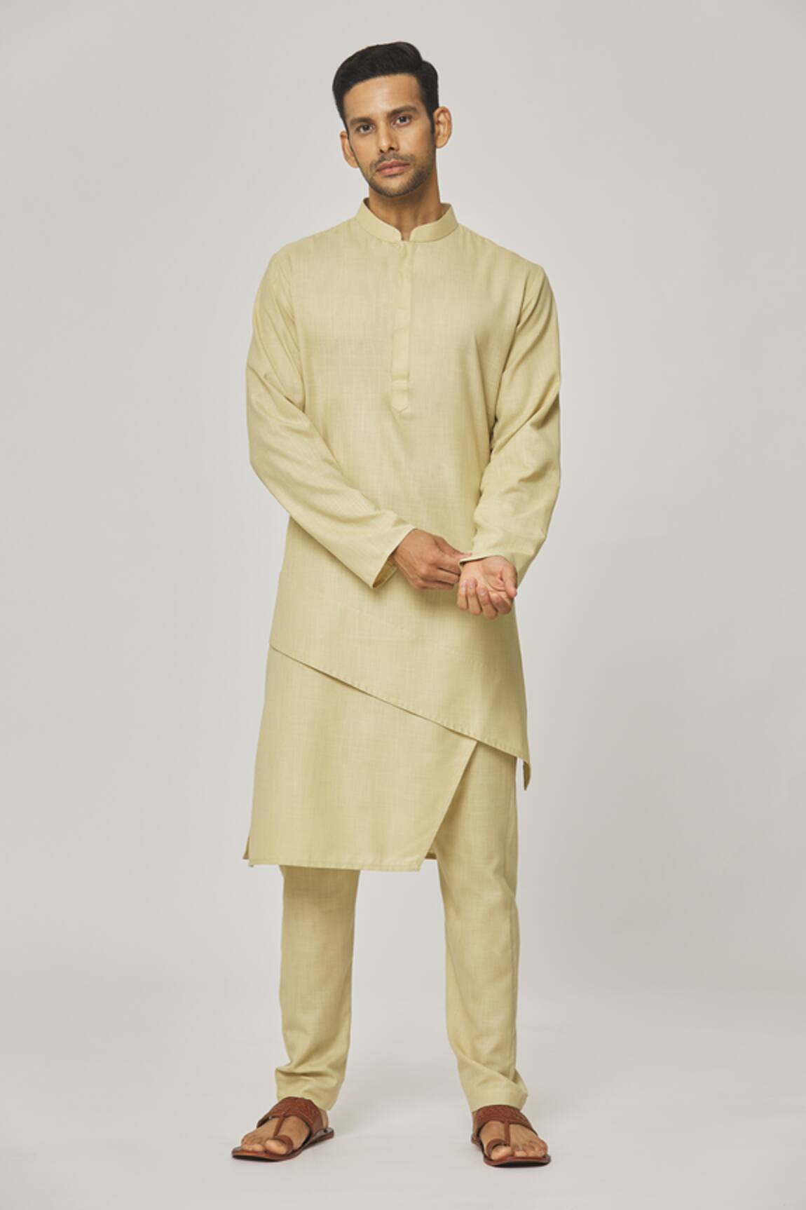 Aham-Vayam Tatvam Akio Cotton Solid Kurta & Pyjama Set