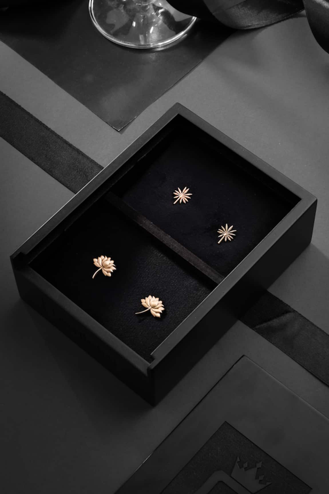 Cosa Nostraa The Floral Collar Tips Gift Set