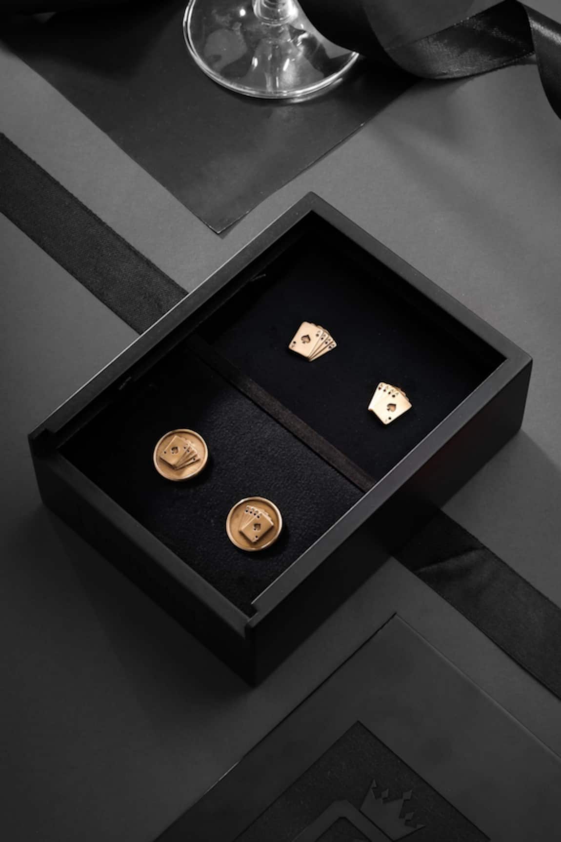 Cosa Nostraa The Aces Rule Carved Collar Tips & Cufflinks Gift Set