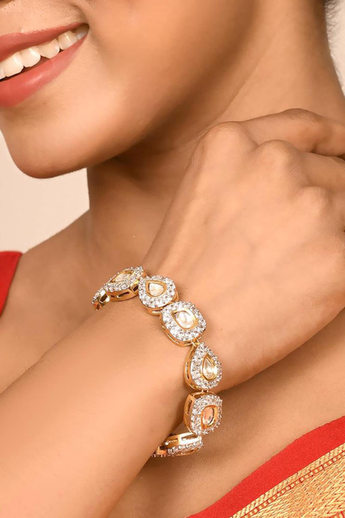 Auraa Trends Kundan Embellished Bracelet