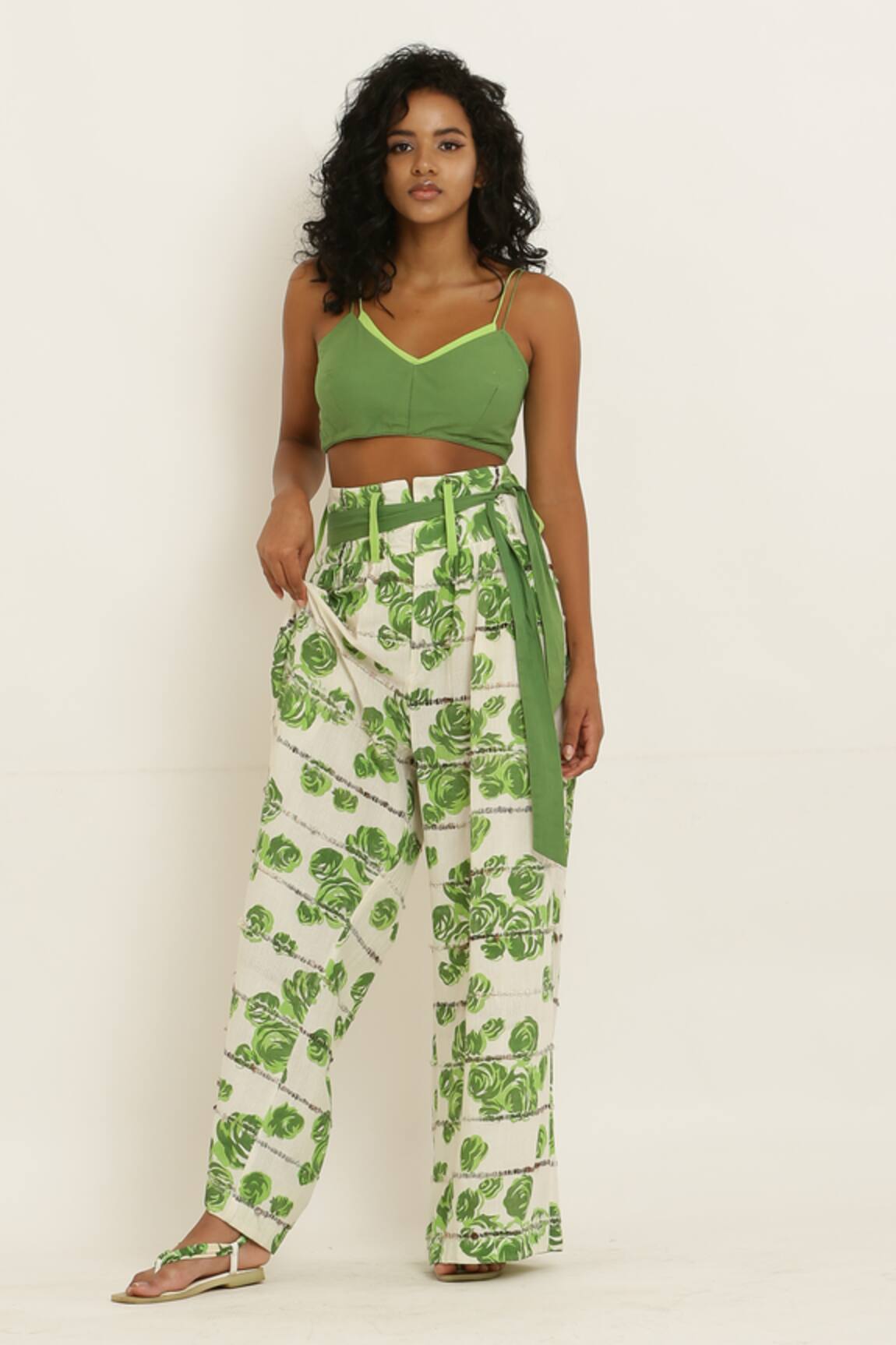 KUSMI Straight Fit Rosette Print Pant