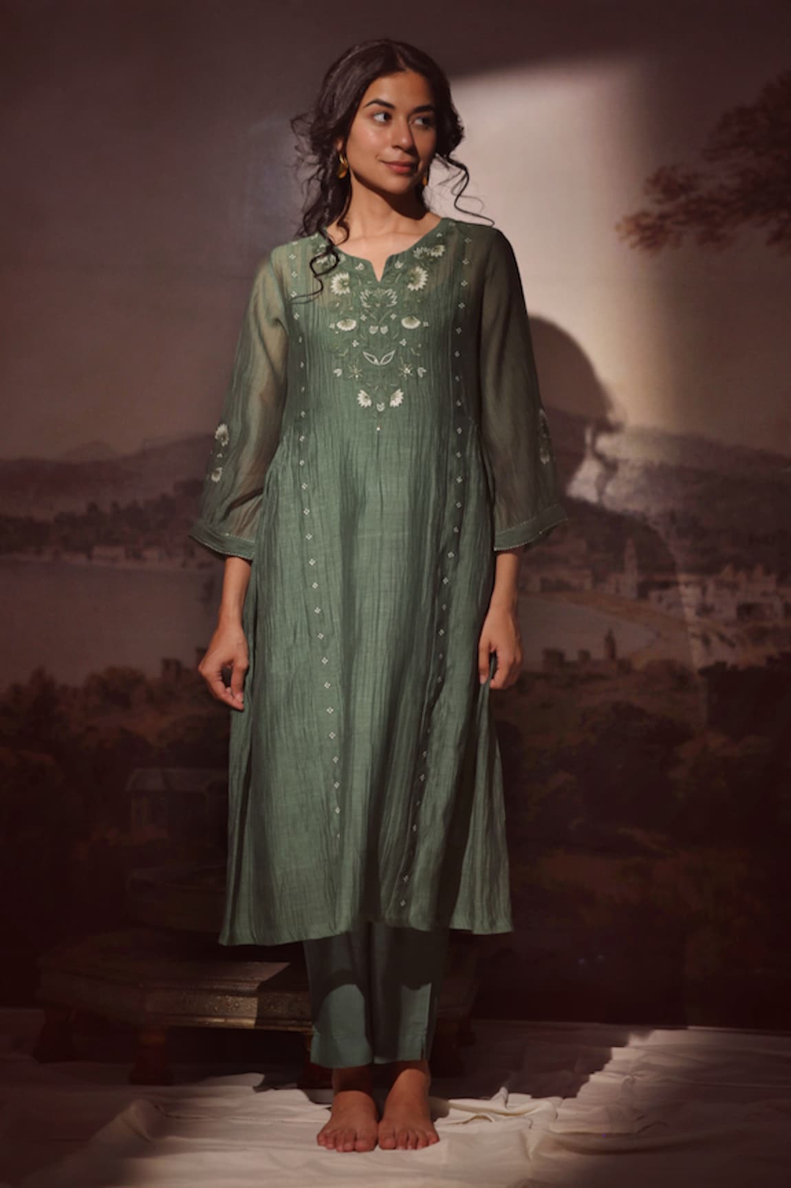 TATWA Floral Embroidered Kurta & Pant Set