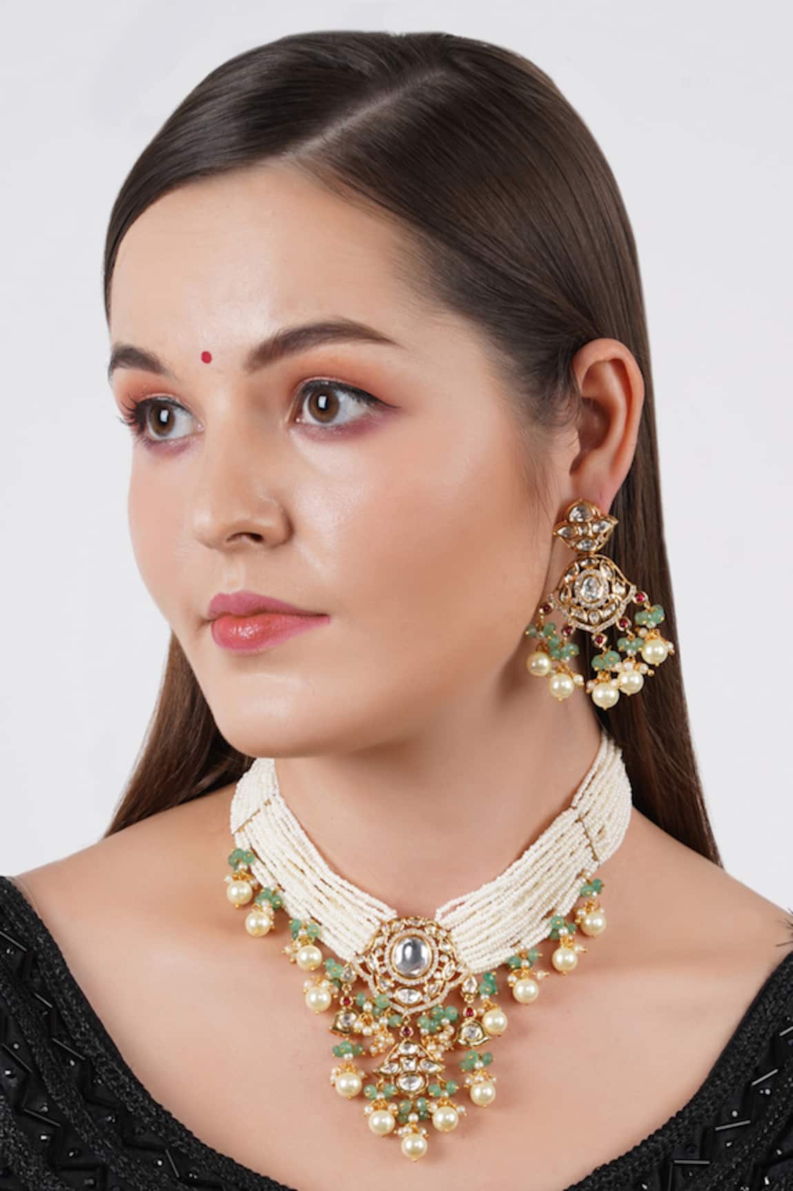 Chhavi's Jewels Kundan Embellished Choker Set