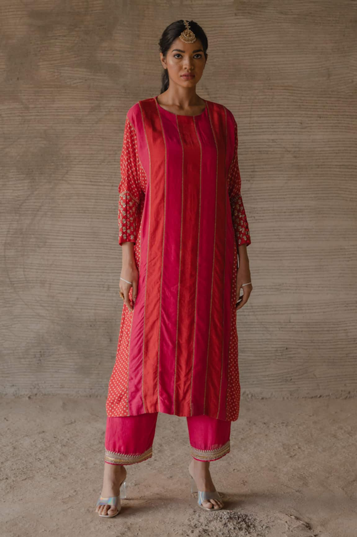 Tussah by Siddhi Shah Panelled Bandhej Pattern Kaftan With Pant