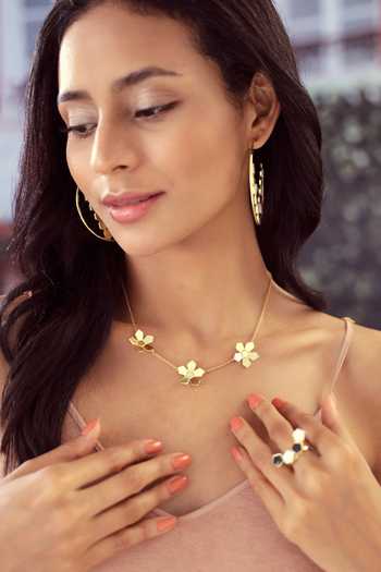 Varnika Arora Lumiere Floral Pattern Necklace 