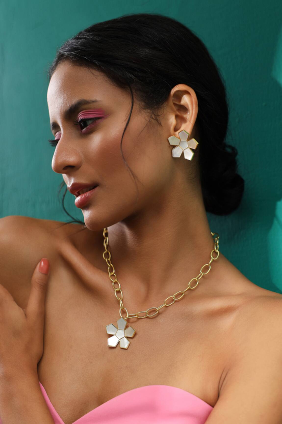 Varnika Arora Leilani Floral Pattern Interlinked Necklace 