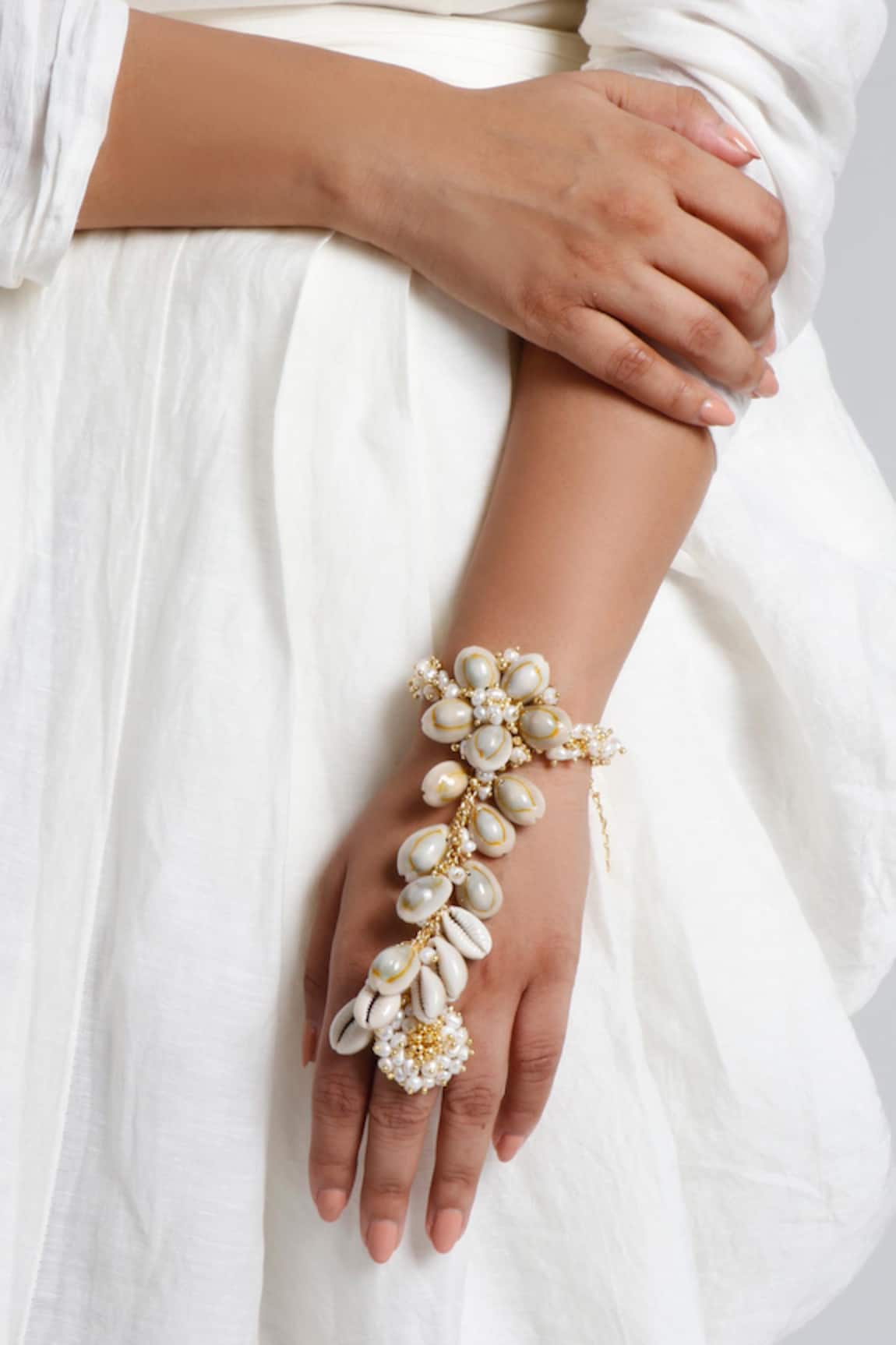 Vaidaan Morska Seashell Hathphool