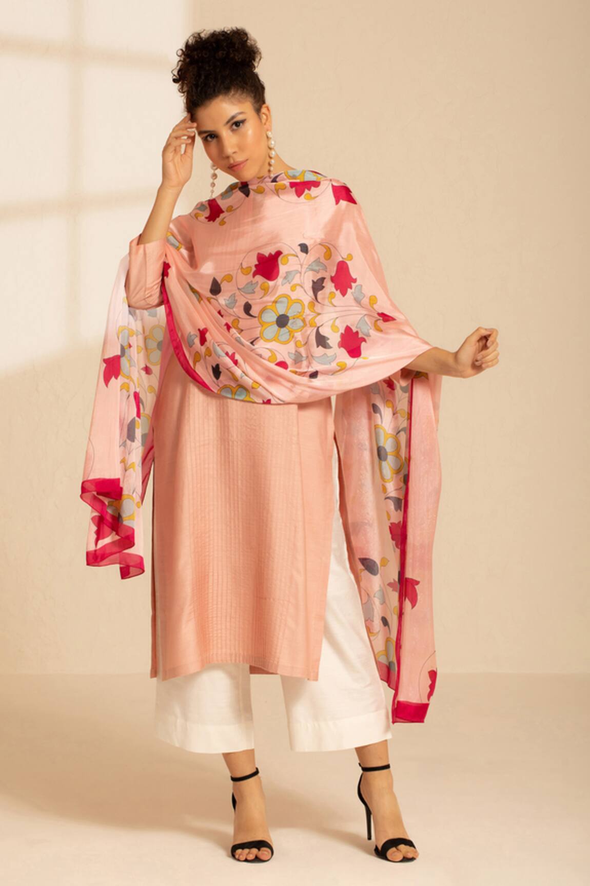 Thee Modern Roots Flower Symphony Print Dupatta